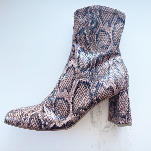 STEVE MADDEN Harli Snakeskin Faux Leather Block Heel Ankle Boots NEW 90’s - Picture 6 of 10